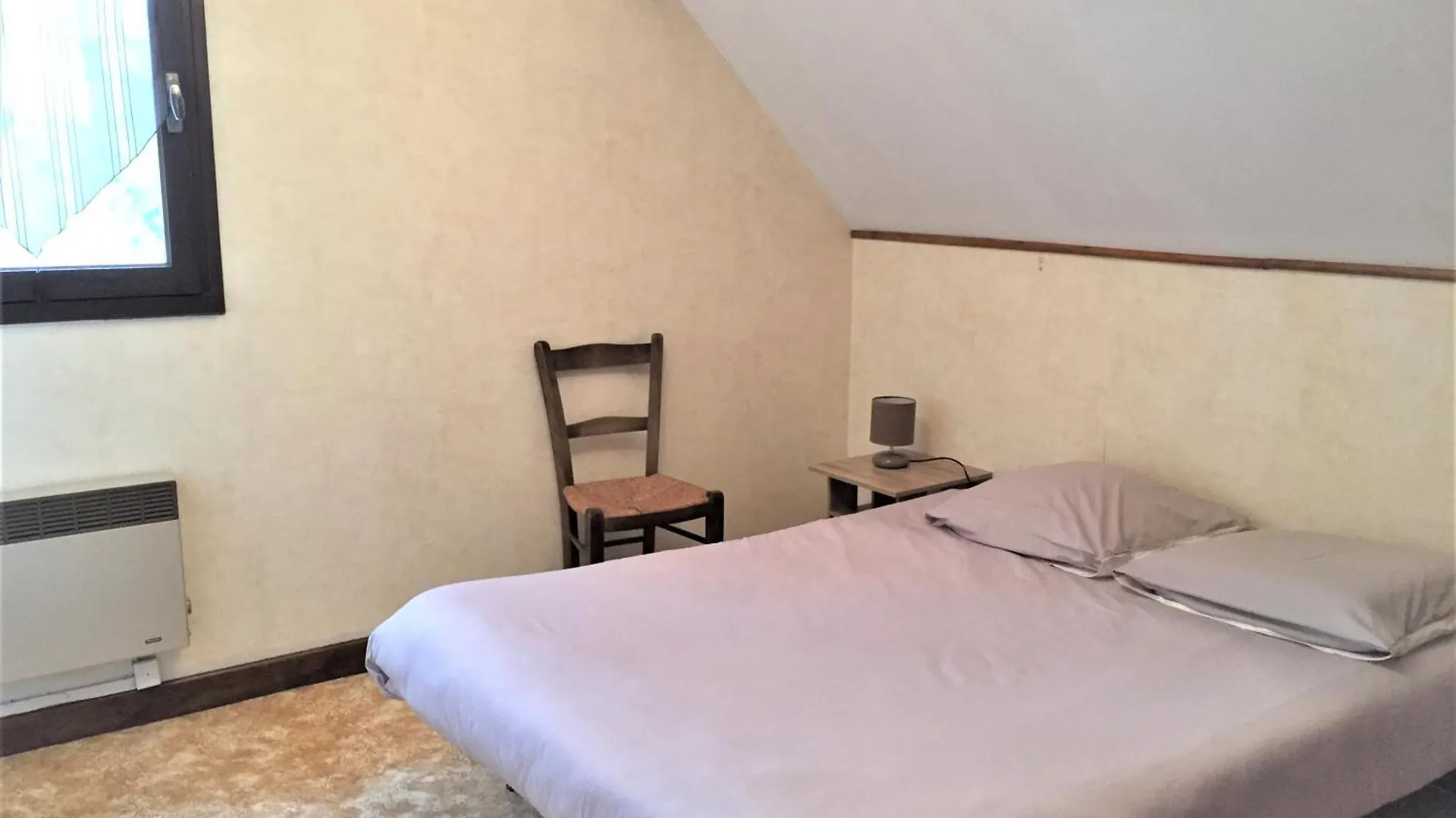 Arvieu Maison Lac De Pareloup -Les Pieds Dans L'Eau- 0*,